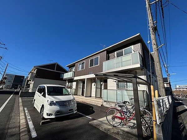 apartment 埼玉県吉川市木売３丁目3-5
地図を見る