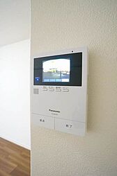 【ＴＶホン】不在時の来訪者も確認できて安心な録画機能付きカラーモニターホンは、防犯効果が高く、安心・安全なシャーメゾンライフをご提供します♪