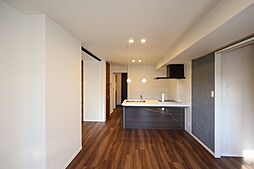 アーバンT 203 2階2LDKのリビング/ダイニング