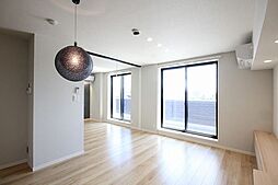 ＜居室・リビング＞最上の心地よさを享受する上質感に溢れるプライベート空間です。