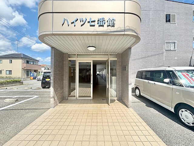 11 / 17