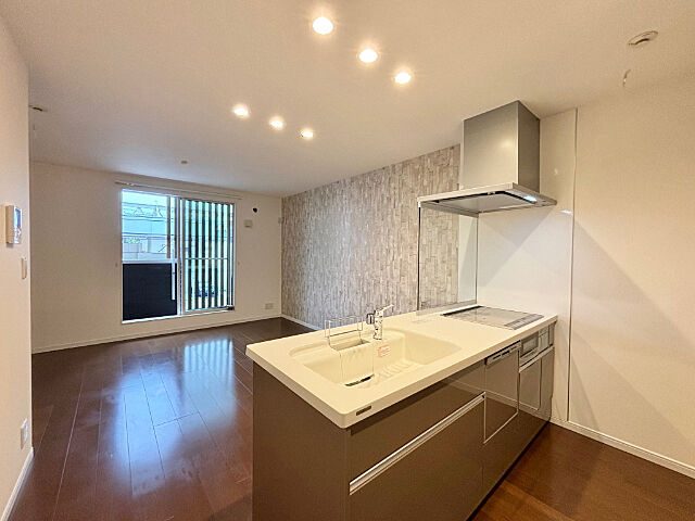 リビング/ダイニング 足立区六月1丁目