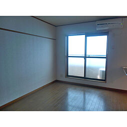 クレストリッジ・プレイスI 0102 1階1Kのリビング/ダイニング