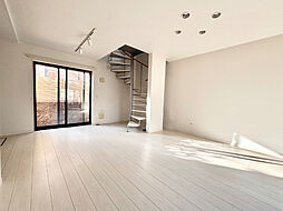 アディールテラス上野毛 1階1SLDKのリビング/ダイニング