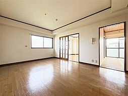 パースチャ五香Ａ棟 2階3LDKのリビング/ダイニング