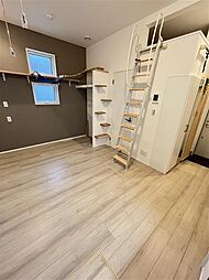 キャッツベル六実 0101 1階ワンルームのリビング/ダイニング