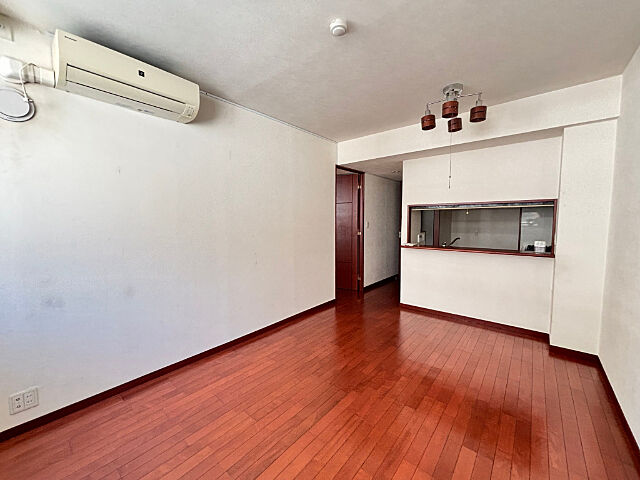 リビング/ダイニング アクシルコート上野 5階/-