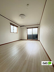 ブロッサムコート 2階1Kのリビング/ダイニング