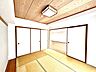和室：和室6帖リビングのお隣に和室があるのは嬉しいですね！1日の疲れも畳の香りに癒され、小さいお子様のお昼寝にも最適なお部屋！