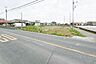 外観：綺麗な整形地　用途多彩な広い道路面の土地33坪