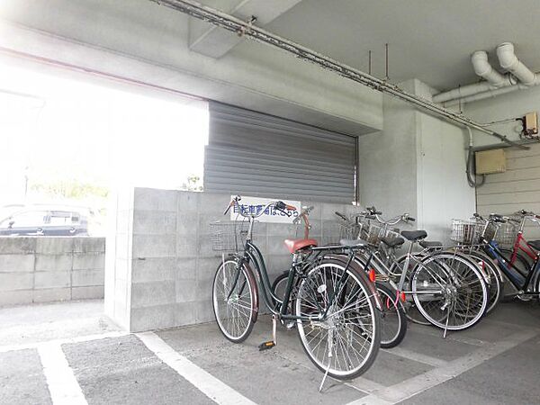 画像16:バイク・自転車置き場