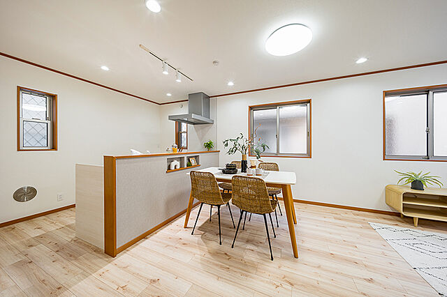 リビング/ダイニング 足立区六木3丁目