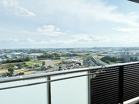地上60mの解放感。柏の葉の四季と都心の夜景、すべてを掌中に収める18階からの眺望。