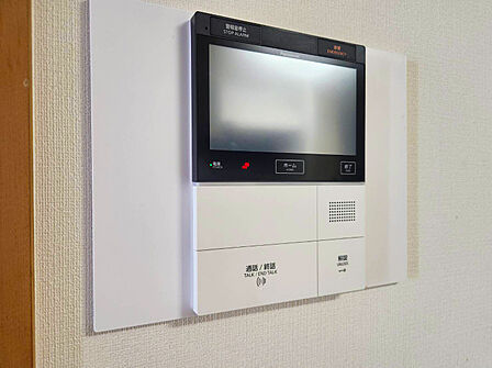 ■TVモニター付きインターホン。モニターで来訪者が確認できるので、防犯面でも安心です!