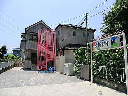 優優保育園(70m)草加市の認可保育園。面白い先生がいて、給食とおやつがおいしくて、 お話いっぱい遊びもいっぱいの保育園です。一時預かりも行っています。