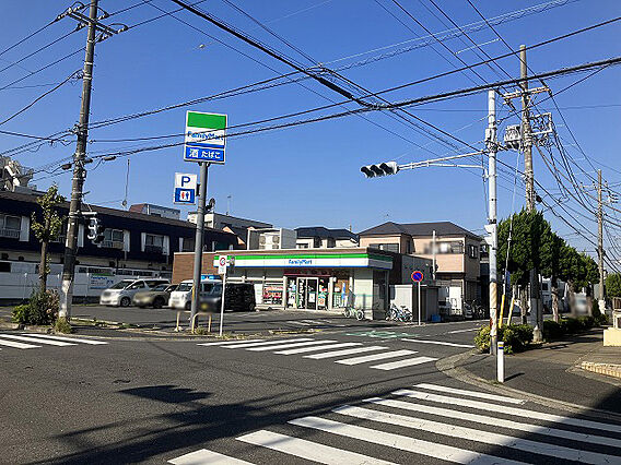 ファミリーマー...