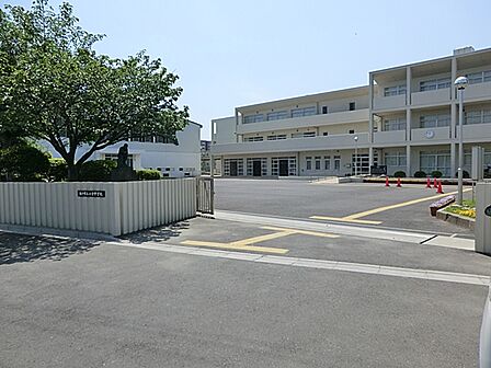 【小金中学校】校則が厳しい学校で、行事に積的です。
