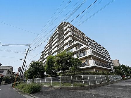・穏やかな住環境と利便性を兼ね備えた、ガーデンプラザ柴又弐番館