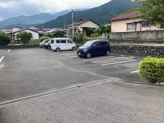 5 / 6