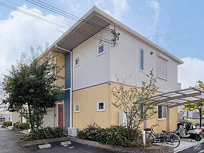 外観:シャーメゾン相楽A棟です!カラフルな色使いが特徴です♪ 外観:シャーメゾン相楽A棟です!カラフルな色使いが特徴です♪