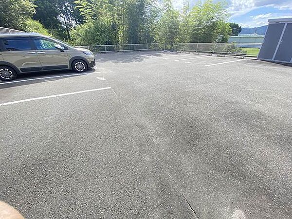 apartment 福島県南相馬市原町区中太田字天狗田125-3
原町区中太田の賃貸情報を見る
物件地図