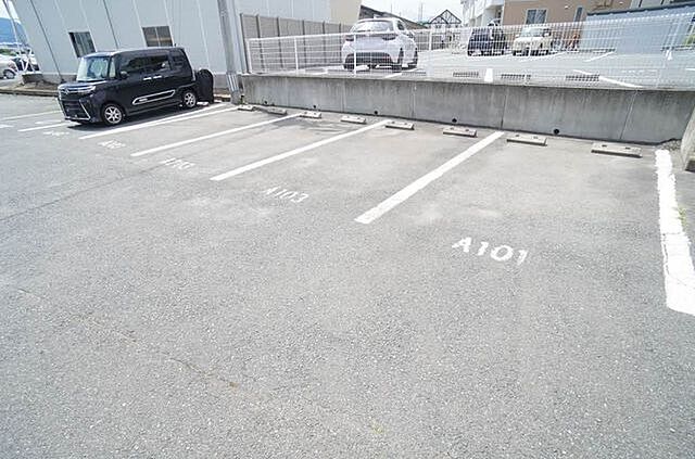 4 / 5