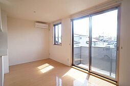 トリプルエイト 103 1階1LDKのリビング/ダイニング