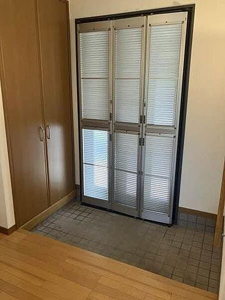 玄関を拡大表示