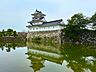 周辺：富山城址公園 四季を感じる日本庭園や松川茶屋、広い芝生広場にはブランコなどの遊具、遊覧船等があります、春にはお城の石垣とその周辺に咲き誇る桜を楽しめます！ 630m
