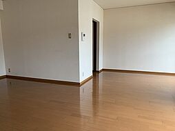 グレース東山 301 3階3LDKのリビング/ダイニング