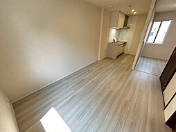 ＲＥＳＵＡ鍛冶町 102 1階1LDKのリビング/ダイニング