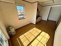 ロワール 201 2階2DKのリビング/ダイニング