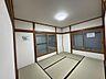 和室：漆喰塗装、ペアガラス