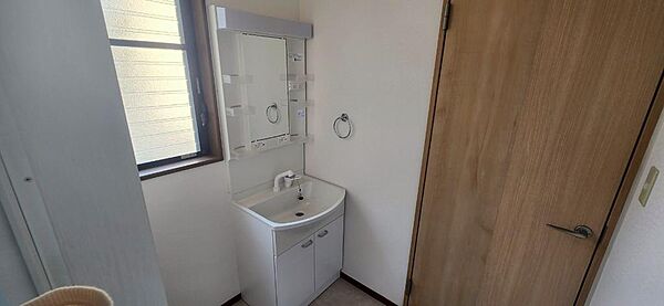 detached 東京都武蔵村山市中央４丁目11-16

地図を見る