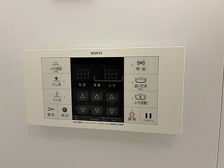 最上階・角部屋ならではの開放感を楽しめる住まい。窓からは川を望む心地よい眺望が広がります。84m2超のゆとりある4LDKで、ご家族それぞれの時間も大切にできる住空間です。