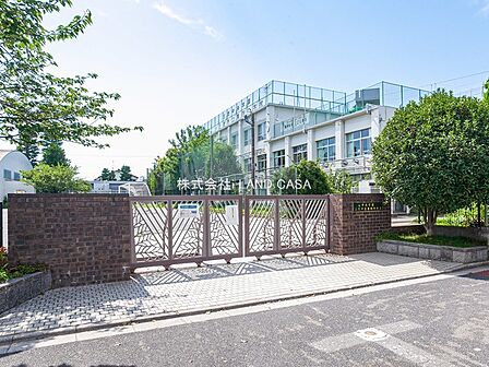 三鷹市立第四中学校　徒歩8分