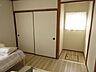 室内：床も新しく張り替えました。明るい色で雰囲気◎