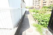 陽当たり良好です。接道ないため建築不可です。自分で作るやさいなら！無農薬野菜の栽培も可能ですね！！