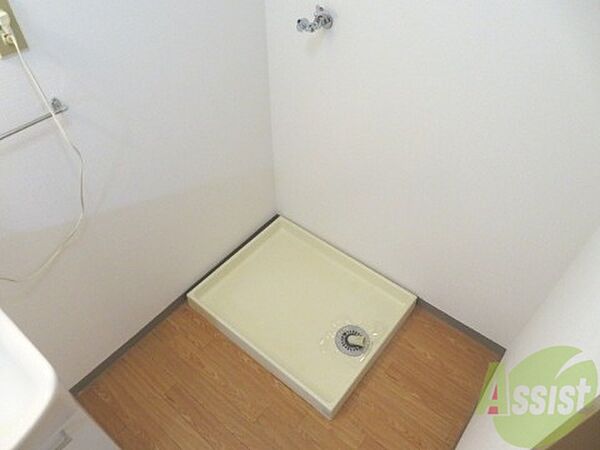 画像24:洗濯機置き場は浴室の目の前にございます。使いやすそうですね。