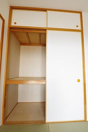 和室　収納