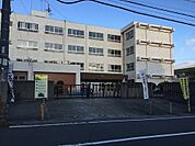 和歌山市立鳴滝小学校まで205m