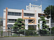 岩出市立岩出小学校まで646m