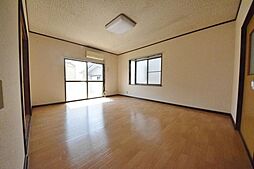 リサハイム 2階2LDKのリビング/ダイニング