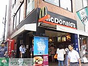 マクドナルド 徒歩8分。ファストフード 600m