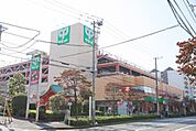東武ブックスサミット王子店 764m