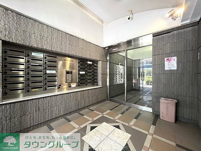 8 / 12