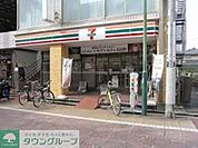 セブンイレブン京成大久保店 徒歩7分。 540m