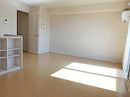 クレストガーデン A 2階1LDKのリビング/ダイニング