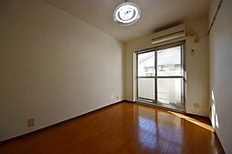 ウィンベルソロ高砂第二 102 1階ワンルームのリビング/ダイニング