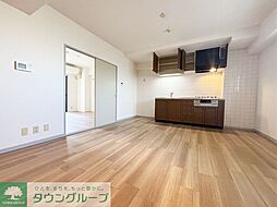 コスモリード篠崎駅前 704 7階2LDKのリビング/ダイニング